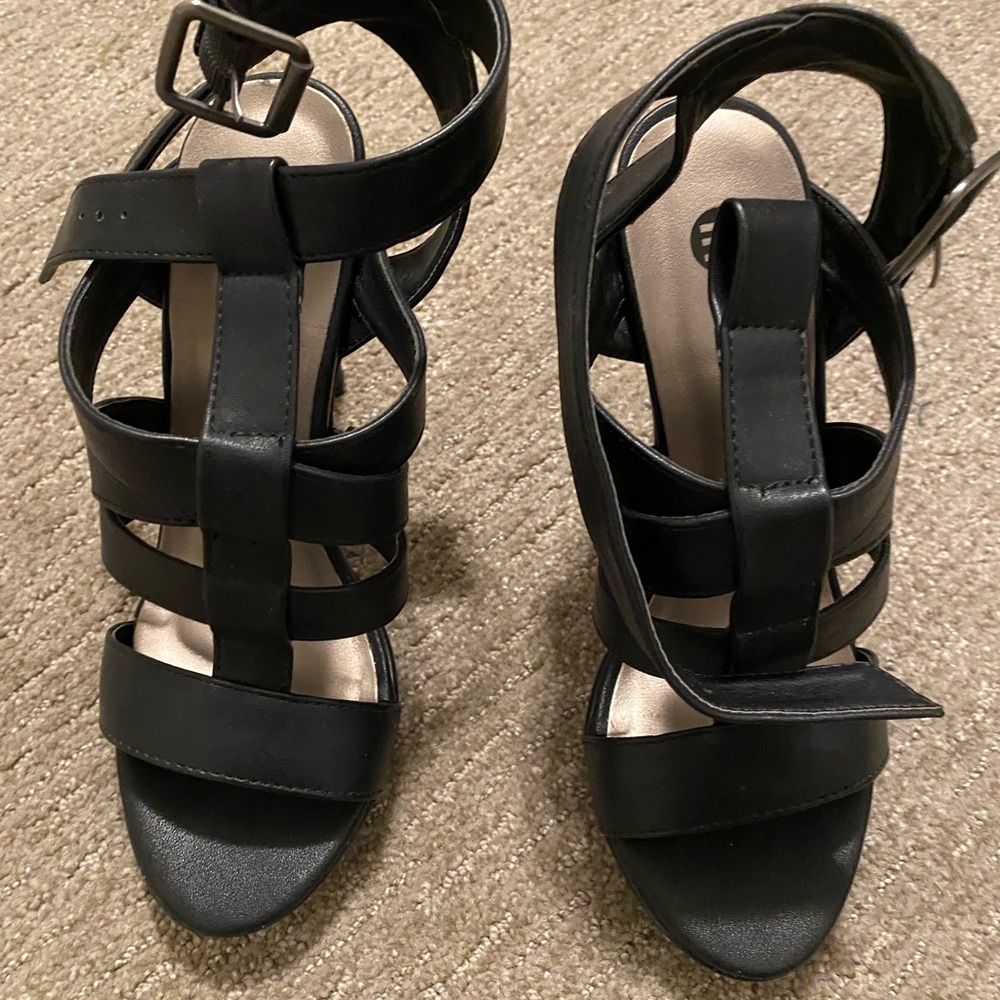 Michael Antonio Black strap heel